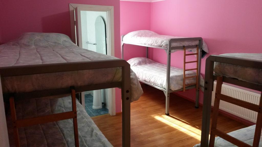 Hostal Chiloe Hostel Punta Arenas Exterior photo