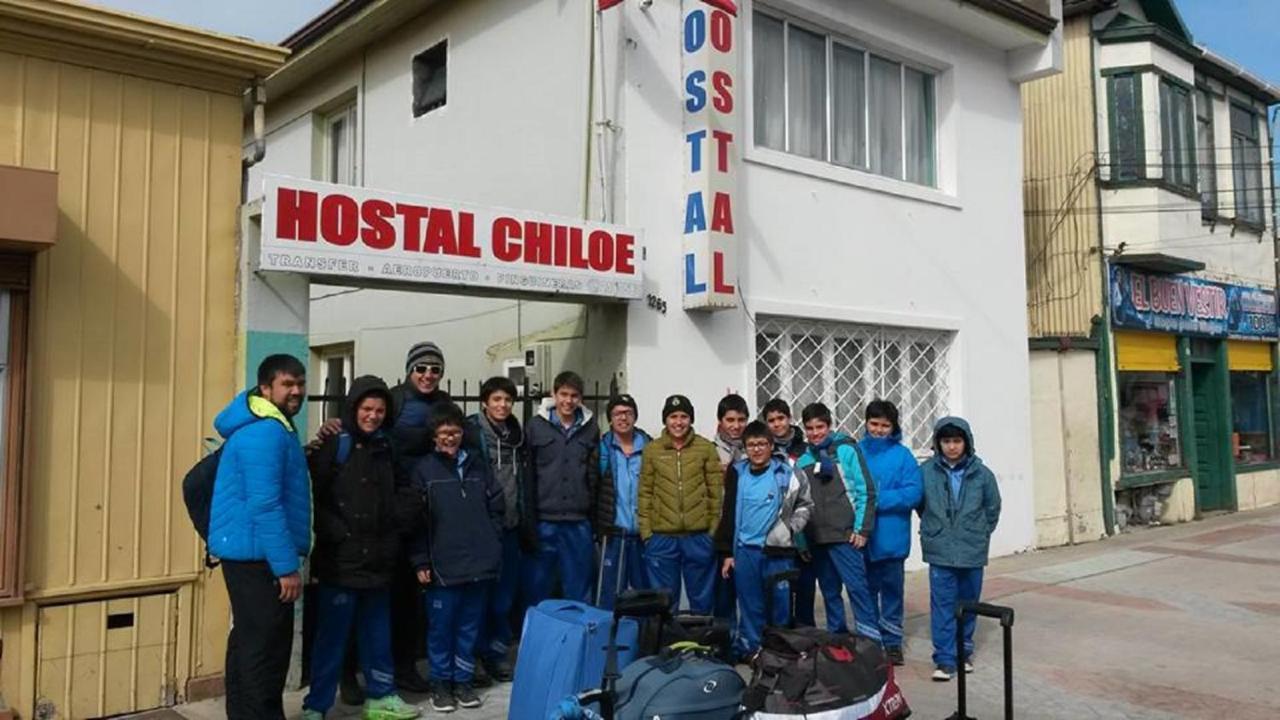 Hostal Chiloe Hostel Punta Arenas Exterior photo